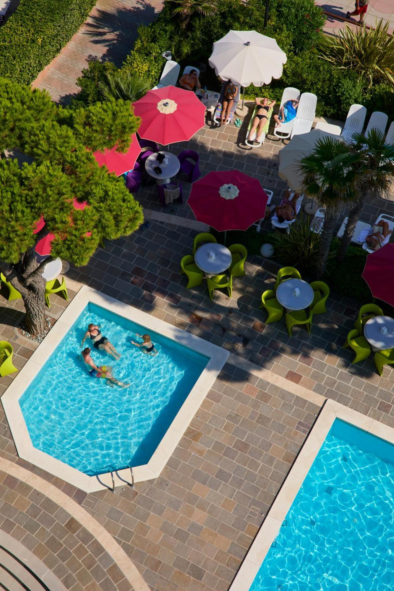 Termini Beach Hotel & Suites Lido di Jesolo Buitenkant foto