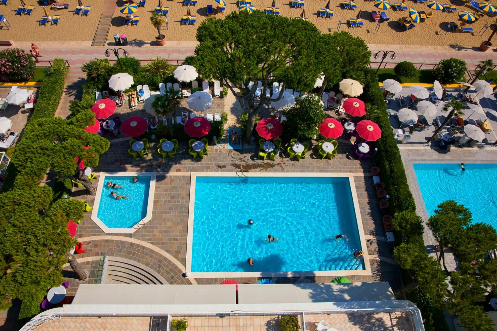 Termini Beach Hotel & Suites Lido di Jesolo Buitenkant foto
