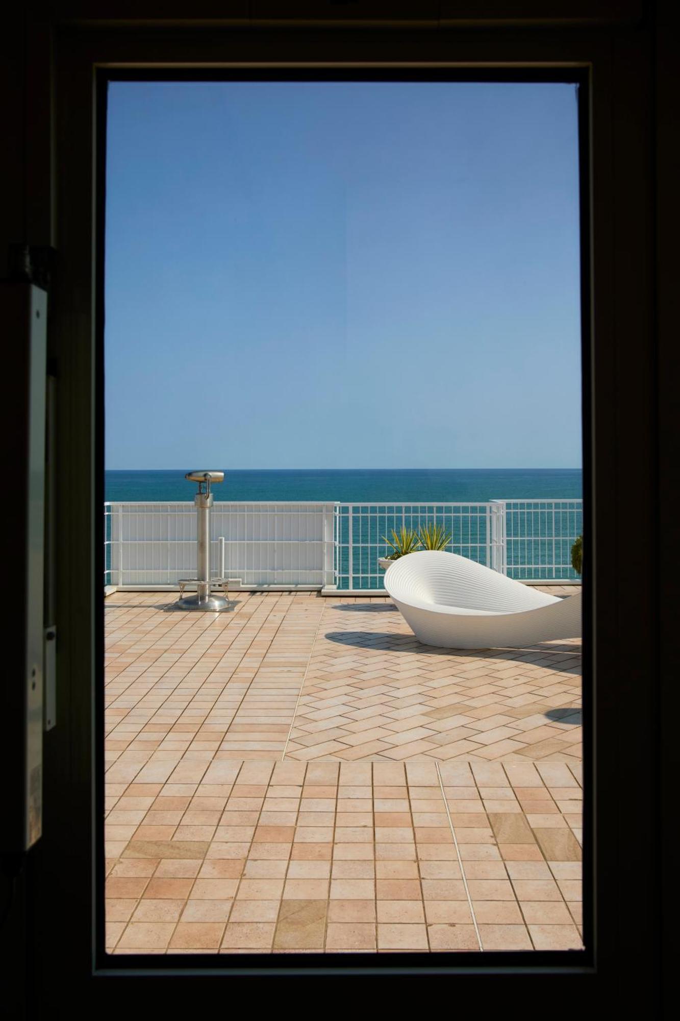 Termini Beach Hotel & Suites Lido di Jesolo Buitenkant foto