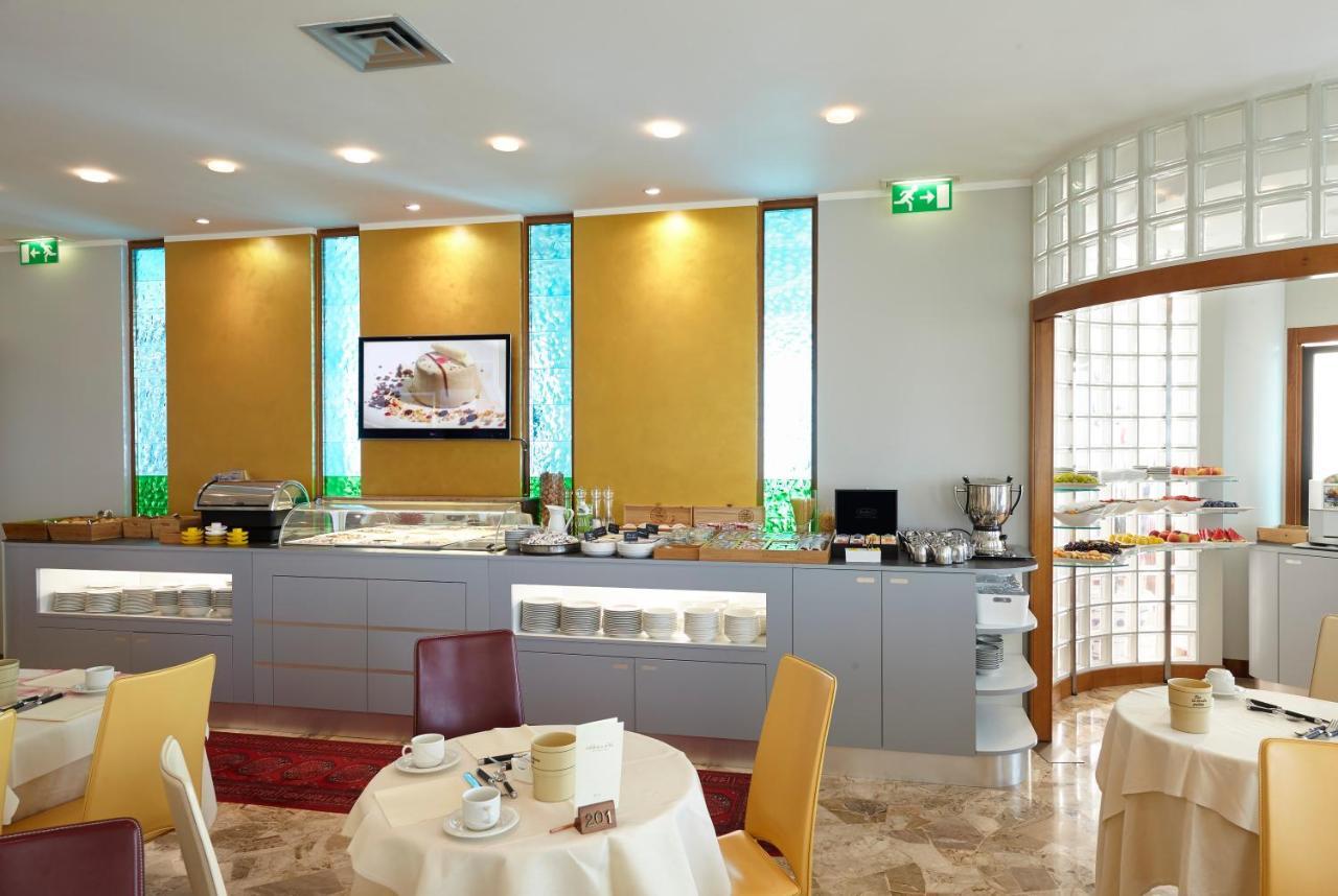 Termini Beach Hotel & Suites Lido di Jesolo Buitenkant foto